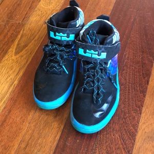 NICE CONDITION! LEBRON-NIKE